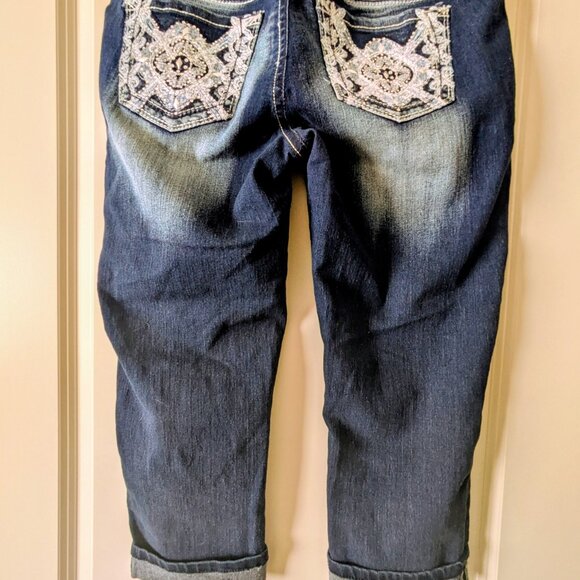 Wallflower Embellished Blue Jean Capri Size 7 - NWOT - Picture 13 of 13